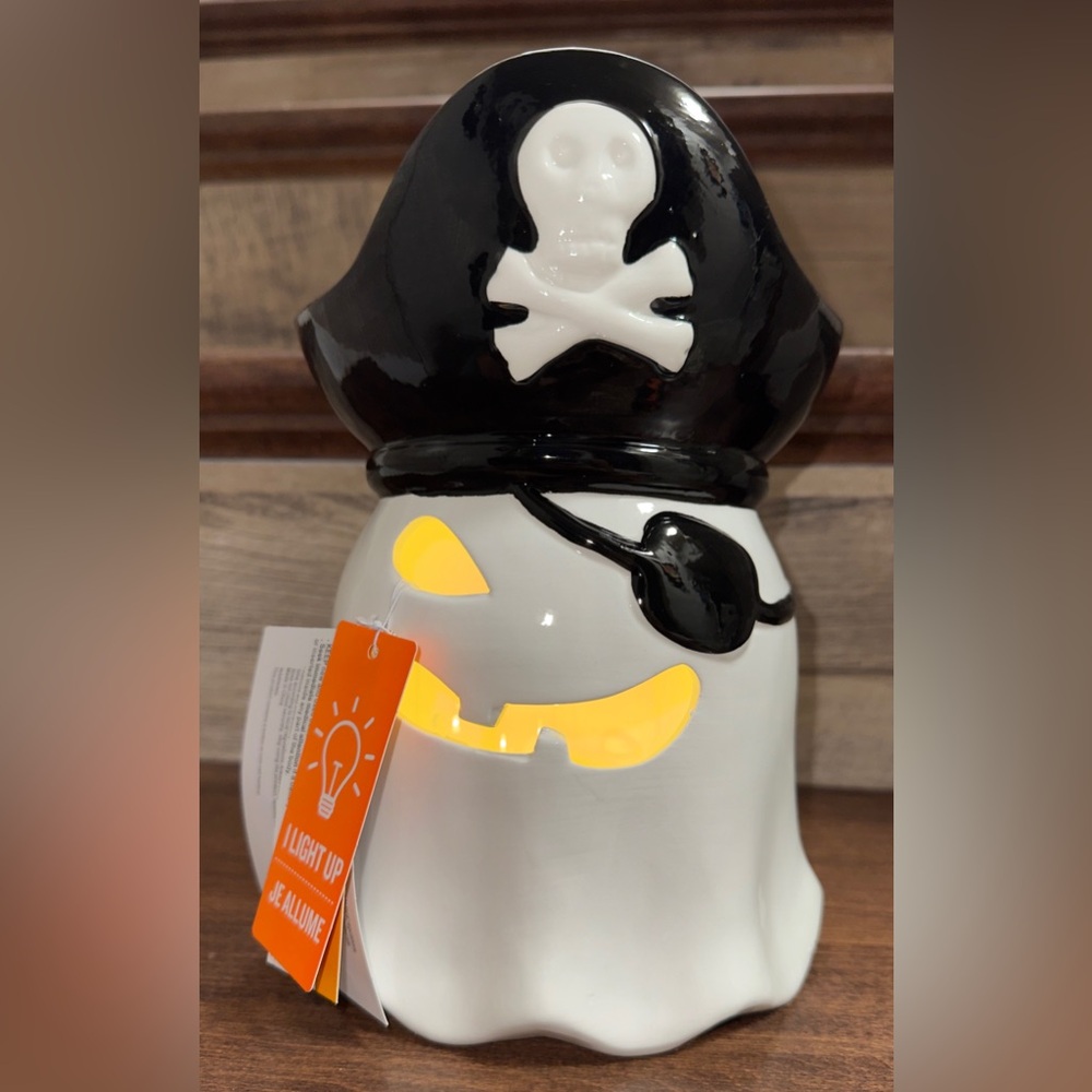 Super Cute 🥰 LED Lights Ceramic Pirate 🏴‍☠️ Ghost 👻 9”1/2 Halloween Decor -New
